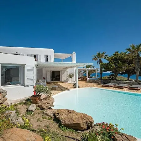 Superb With Only 80 Meters Away From The Sea Holiday home *